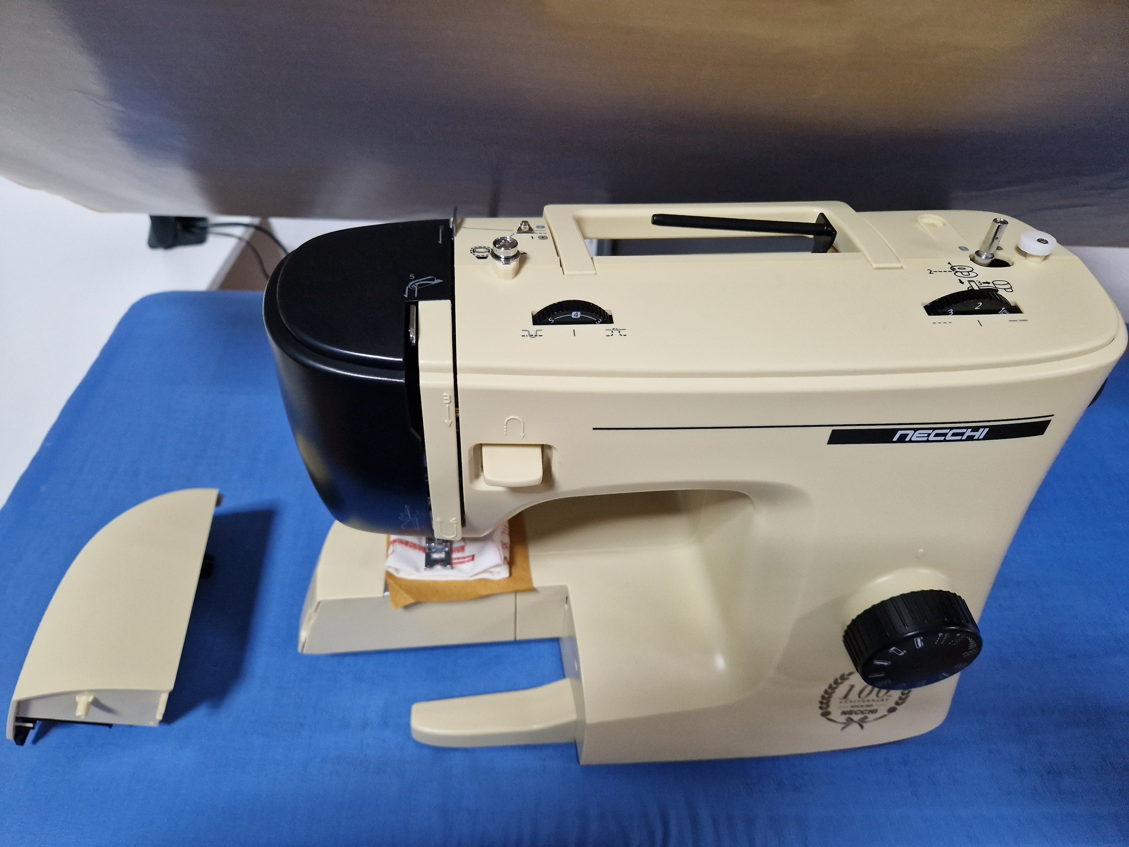 Máquina Costura Necchi K417A-NM