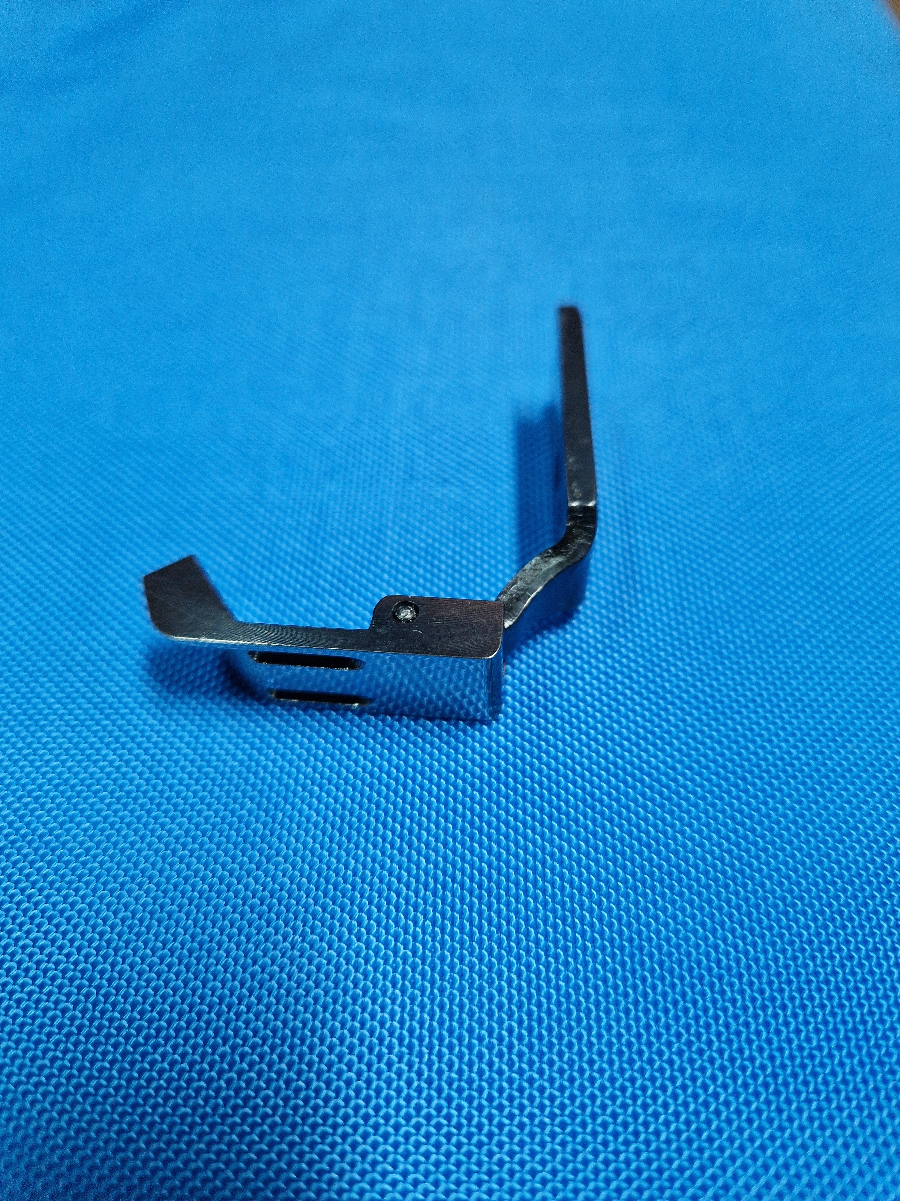 Calcador 2 Ag. 1/4 Guia Fixo Direito P112W-Z1/4