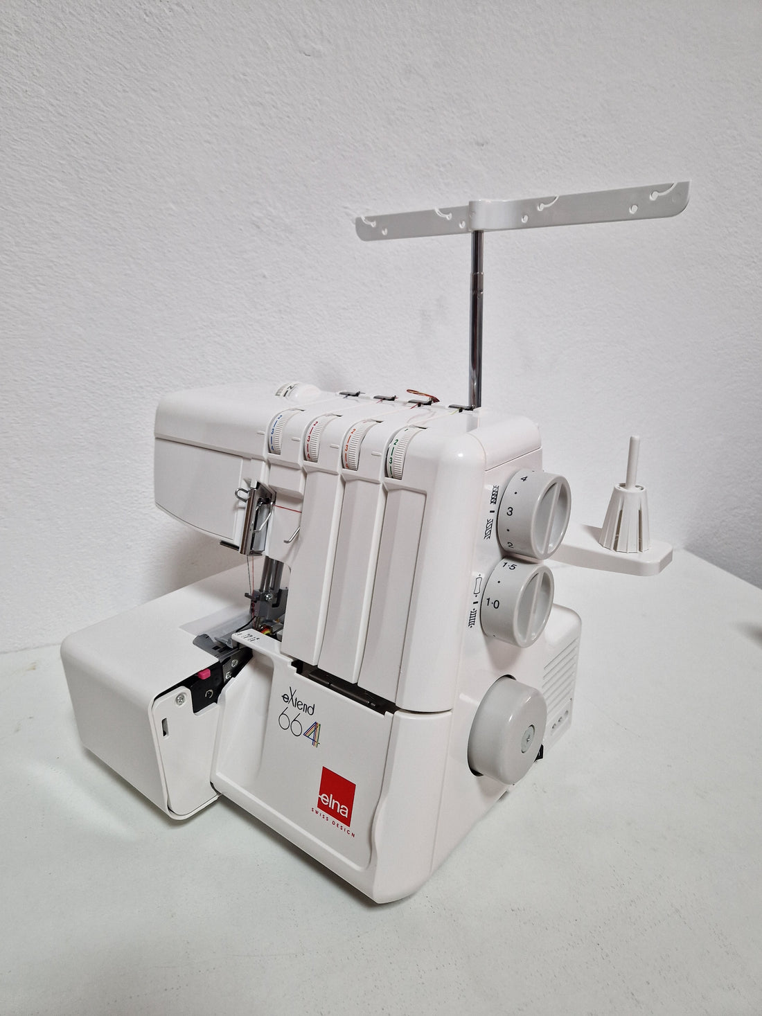 Maquina Corte e Cose ELNA eXtend 664