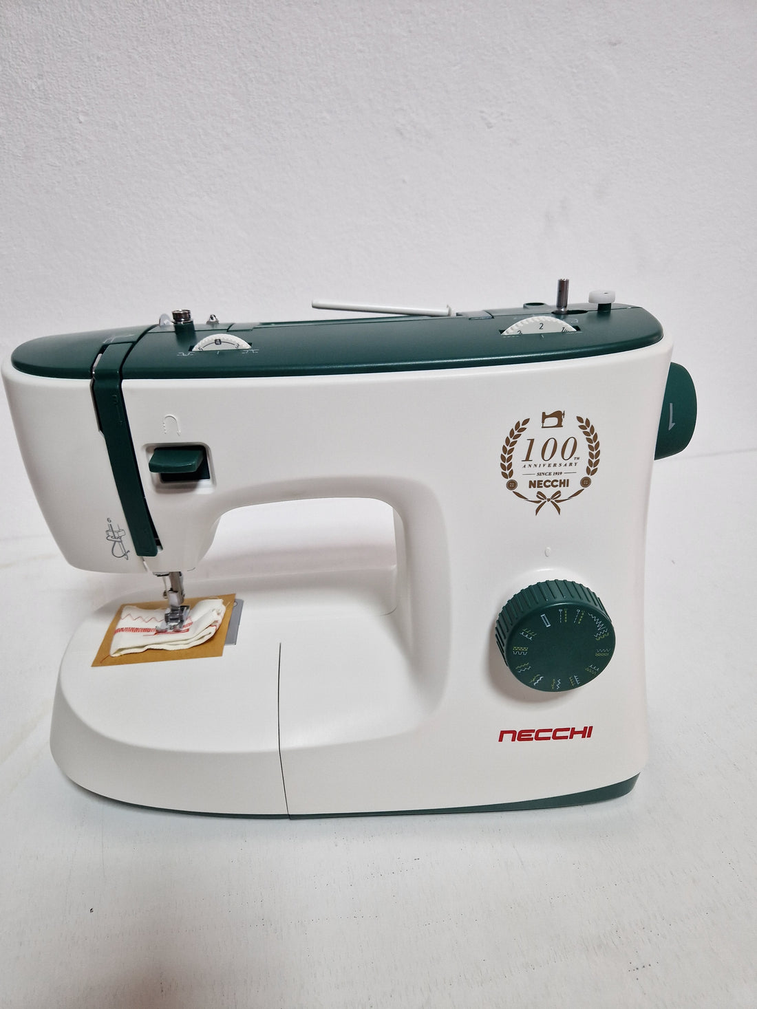 Maquina Costura Necchi K121A