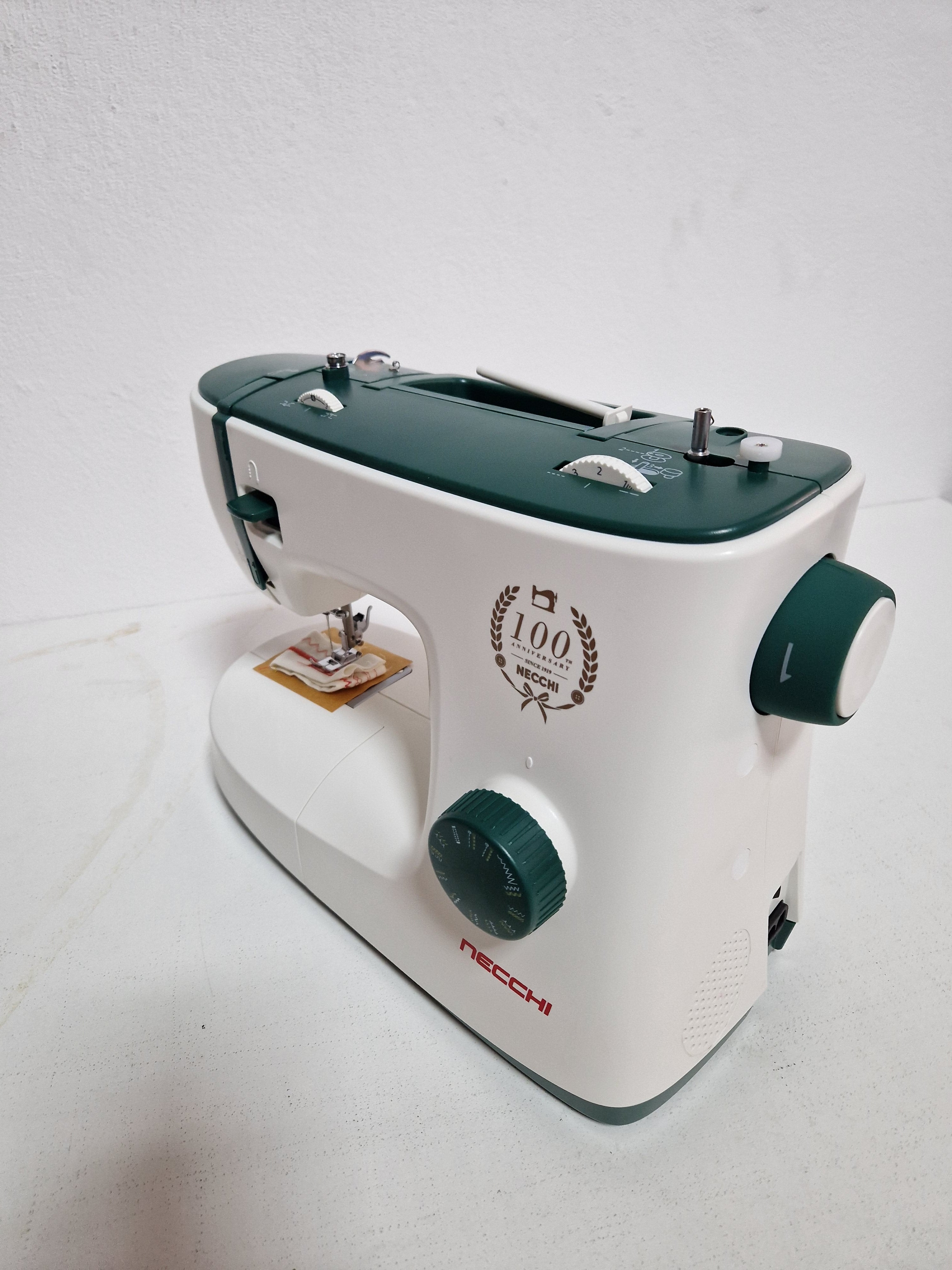 Maquina Costura Necchi K121A