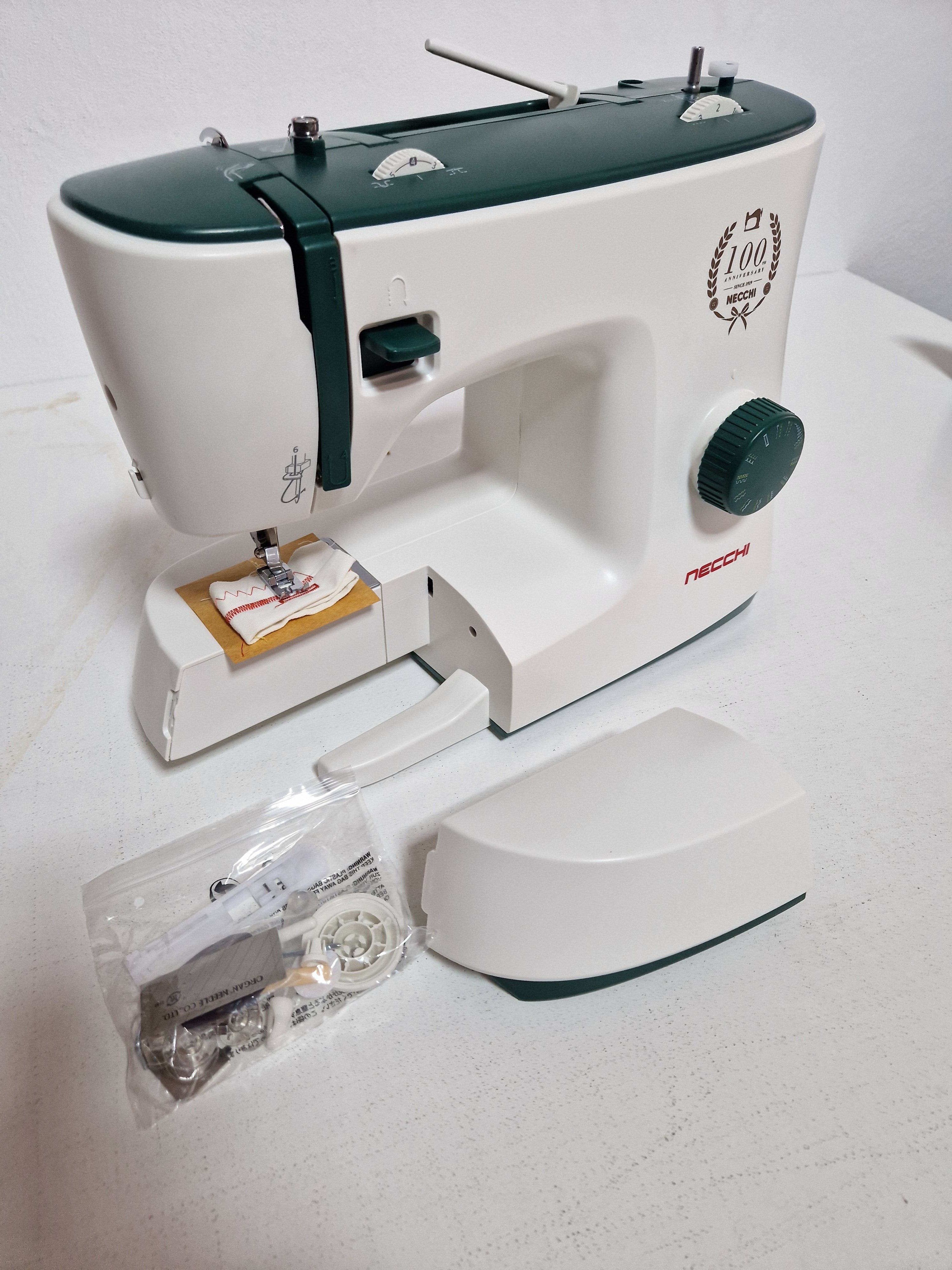 Maquina Costura Necchi K121A
