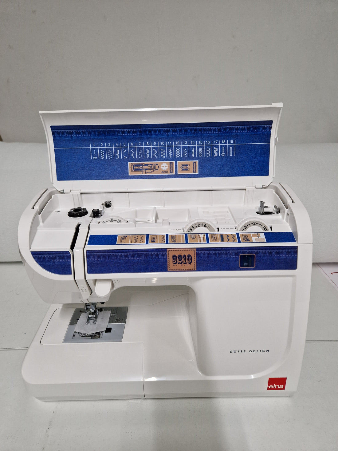 Máquina Costura Elna 3210J