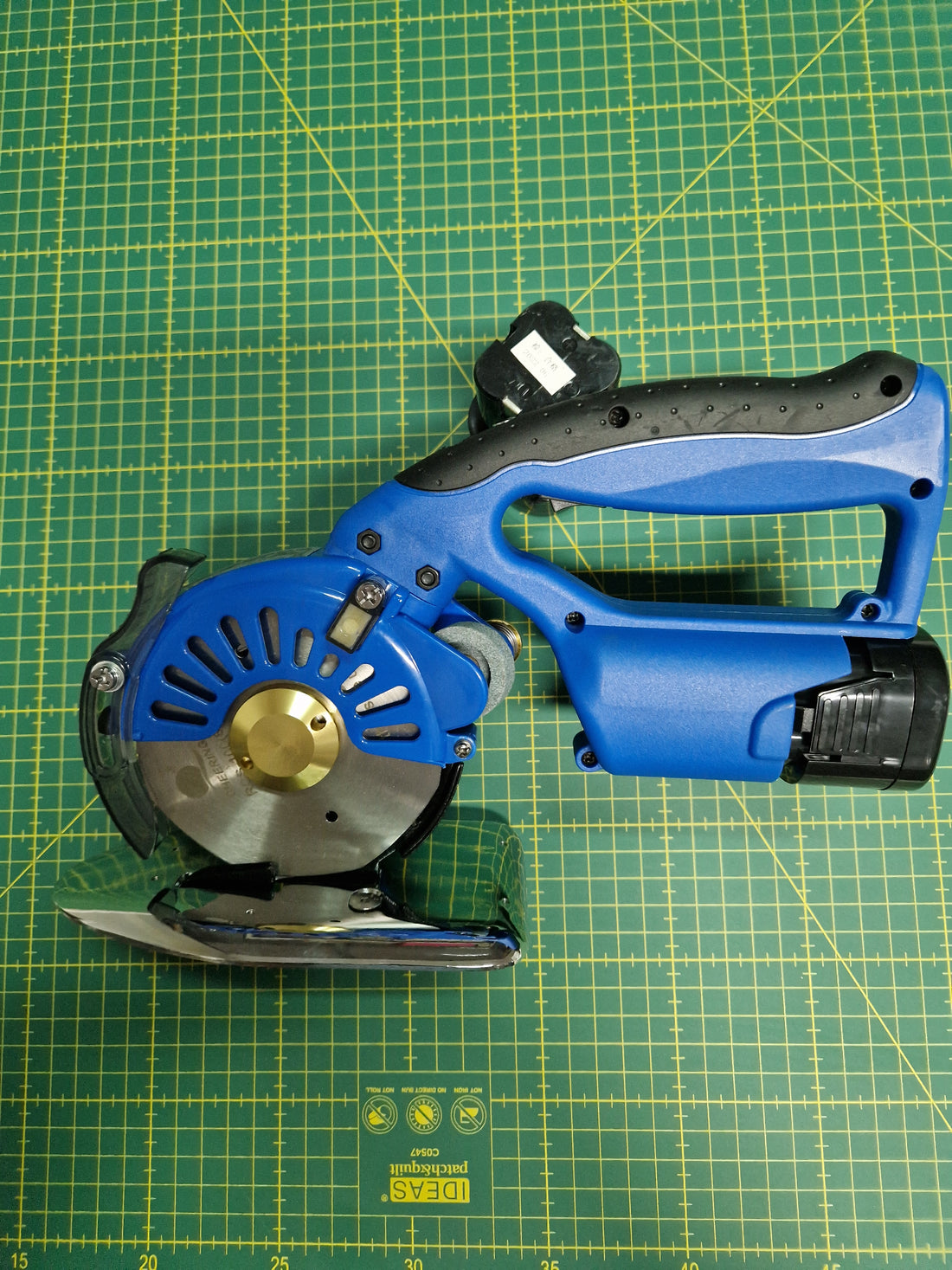 Tesoura circular Servo Bateria