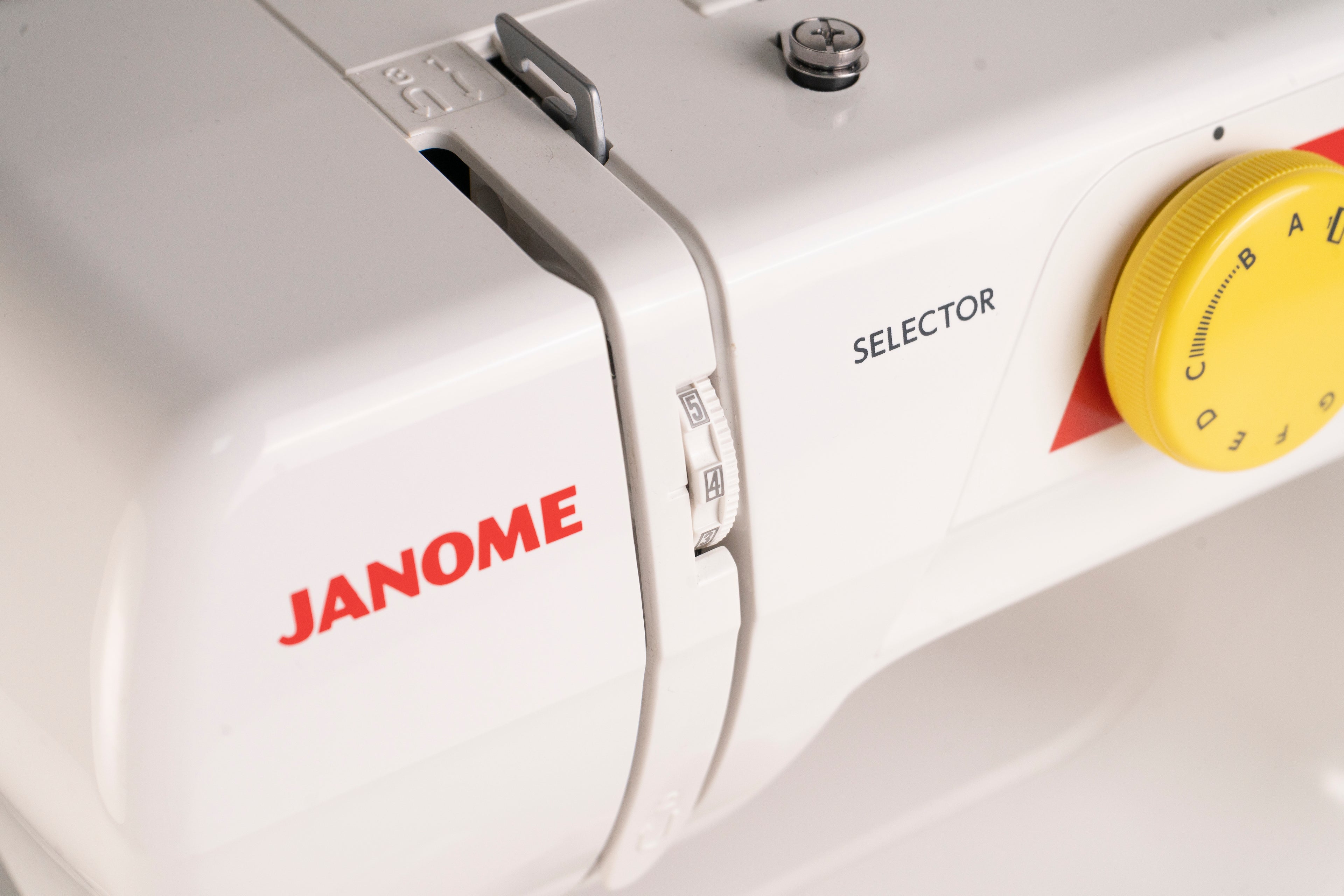 Máquina Janome Roja-12