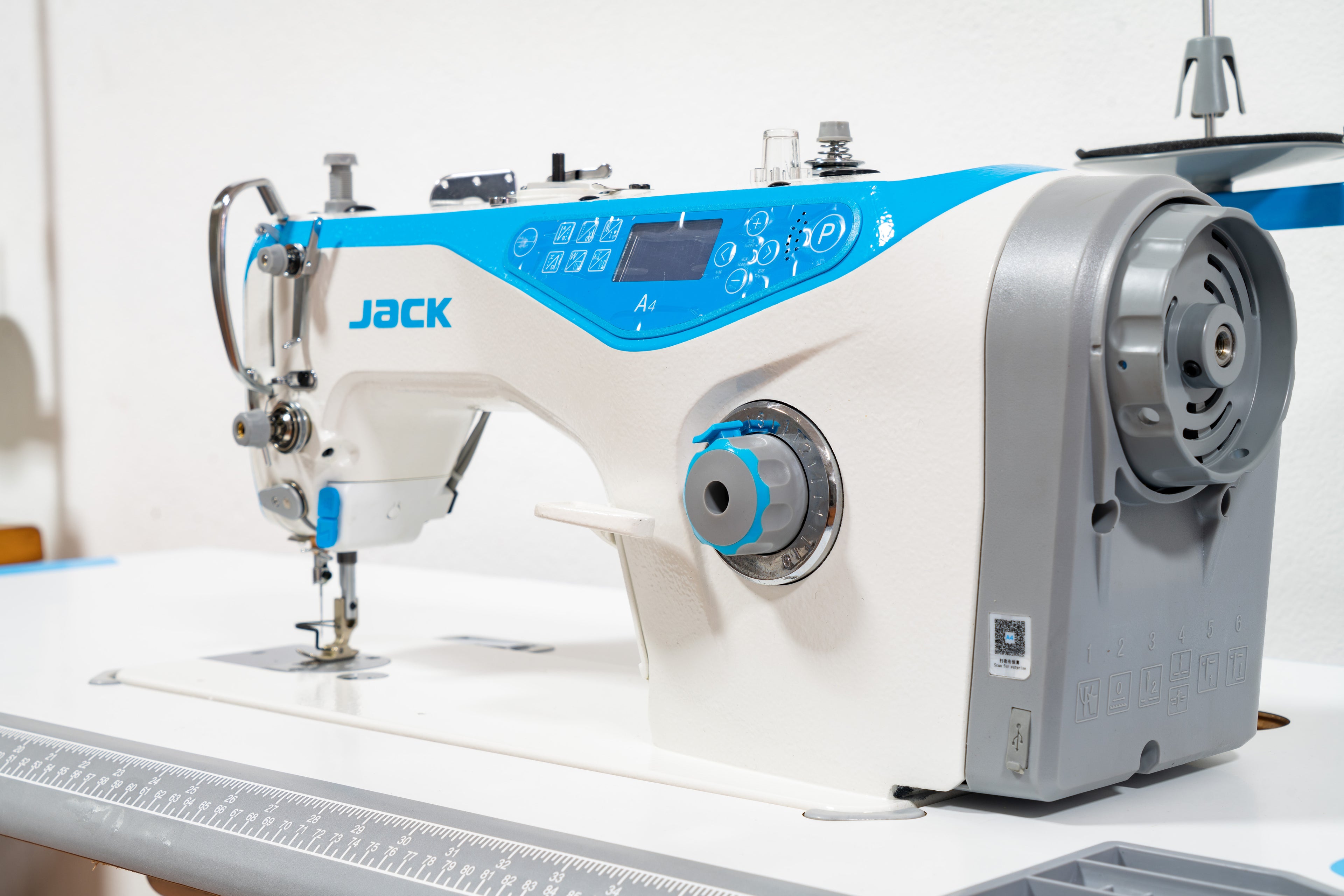 Máquina Ponto Corrido Corte Linha Jack A4