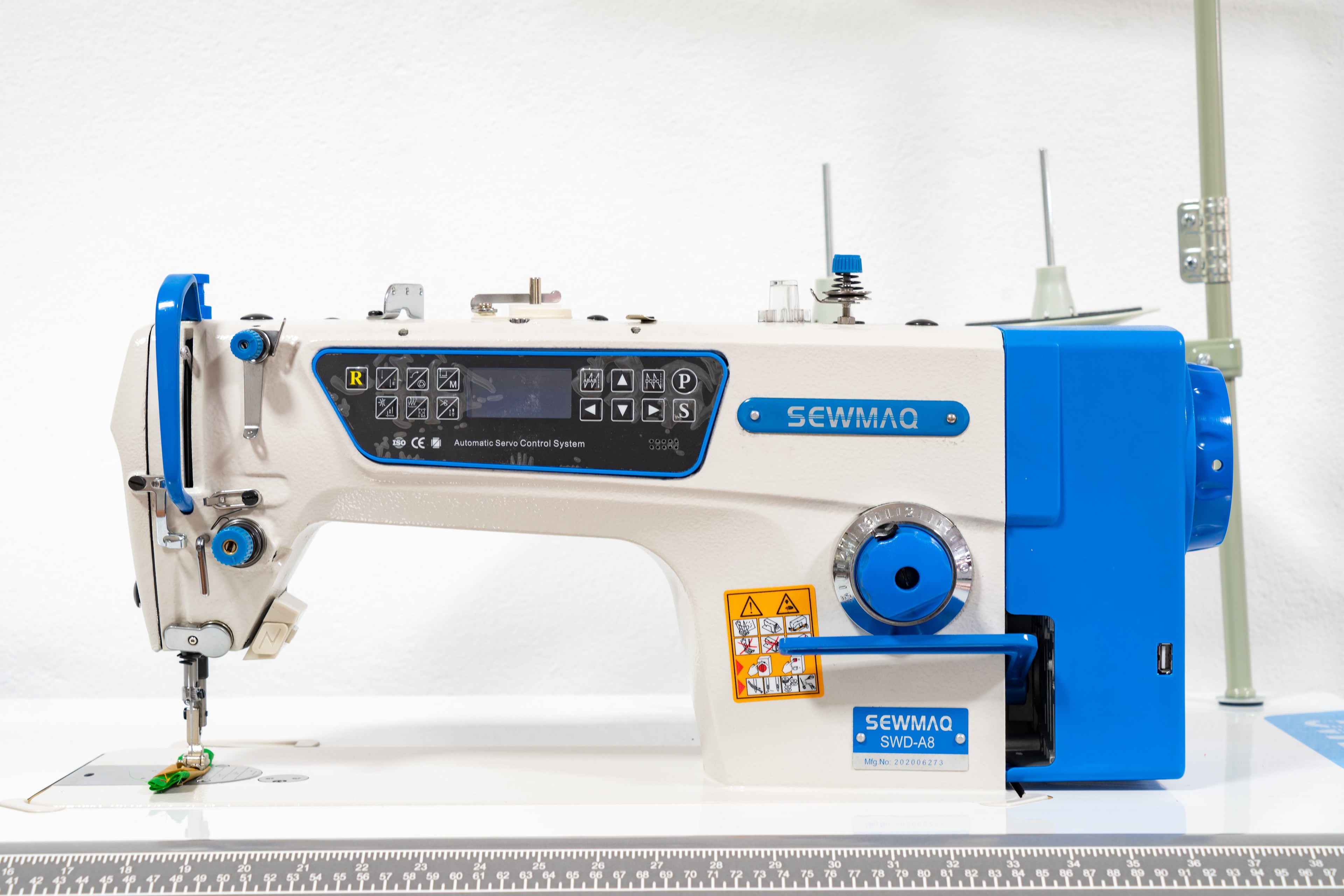 Máquina QSWD-A8 SEWMAQ