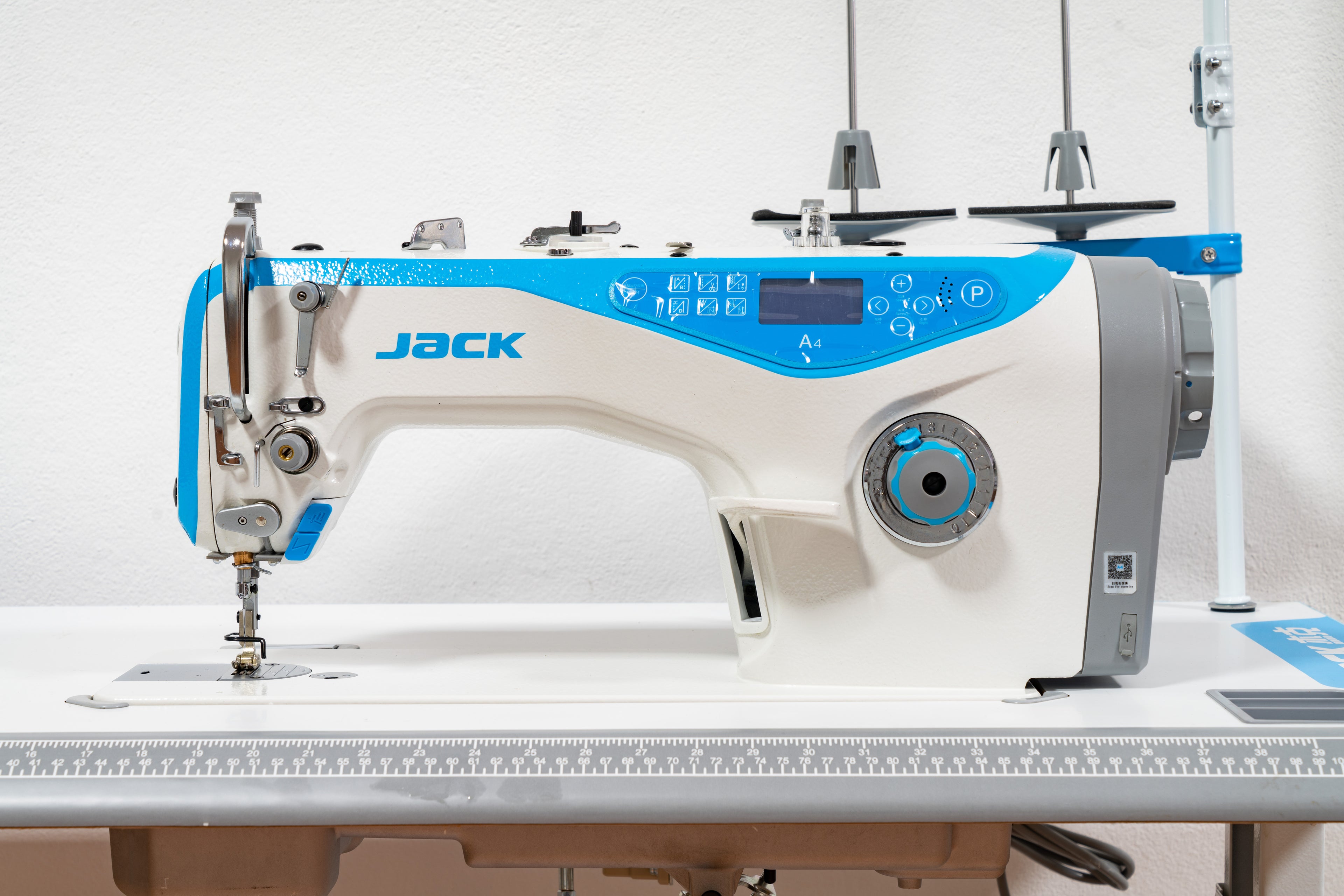 Máquina Ponto Corrido Corte Linha Jack A4