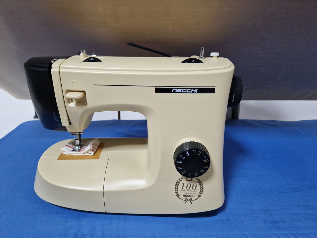 Máquina Costura Necchi K417A-NM