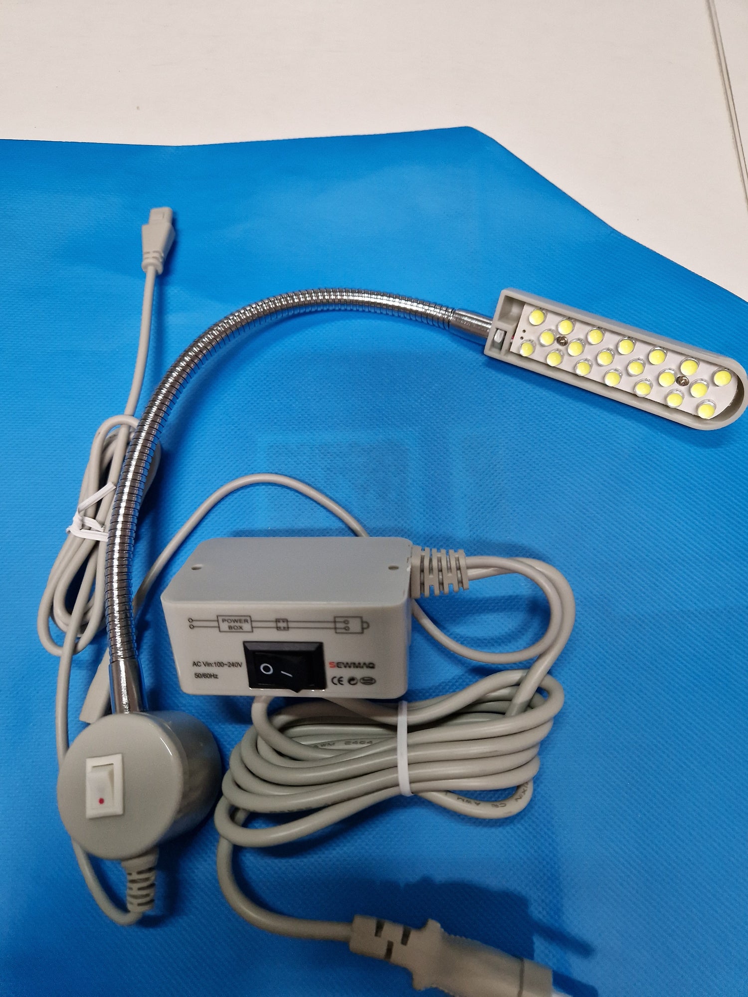 Candeeiro 20 leds c/ transformador Sewmaq