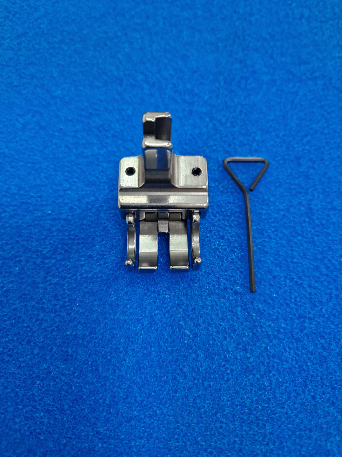 Calcador Compensador Duplo C/ guias laterais C231-15-25