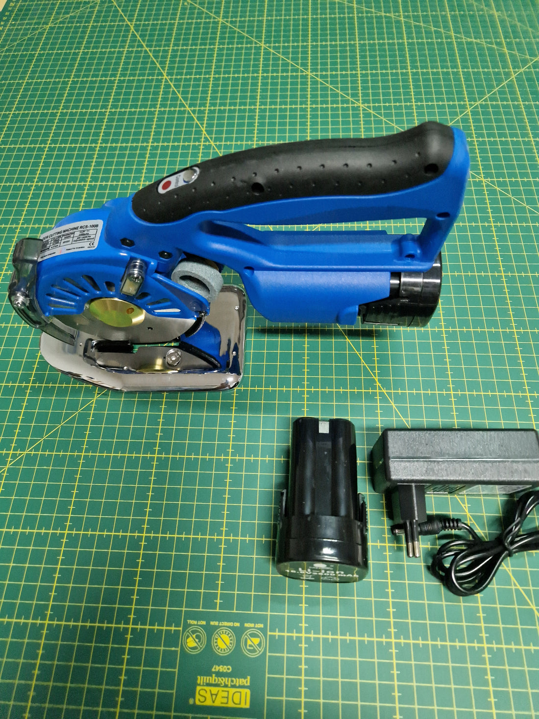 Tesoura circular Servo Bateria