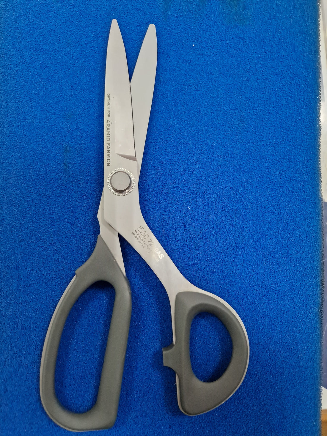 Tesoura KAI 7240AS
