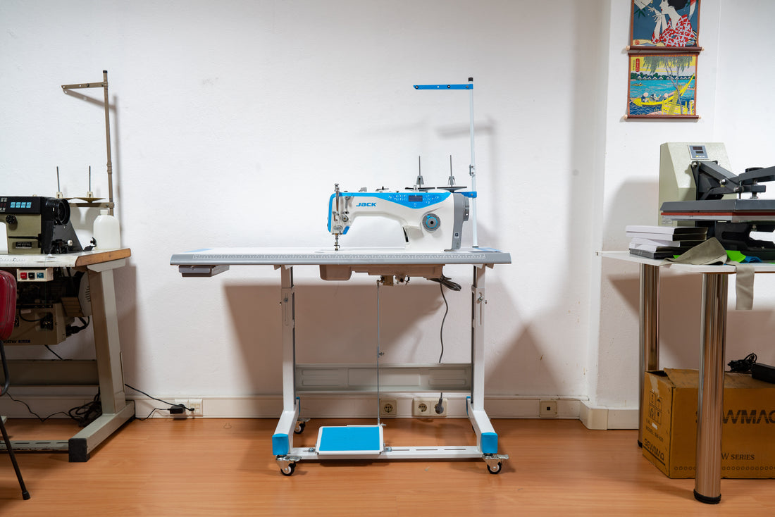 Máquina Ponto Corrido Corte Linha Jack A4