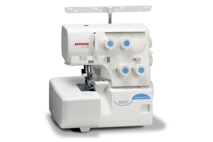 Máquina Corte Cose Janome 8002D