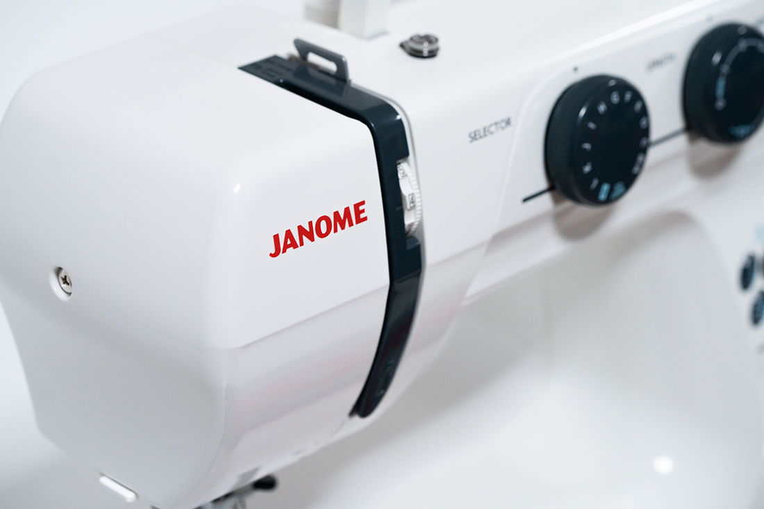 Máquina Janome Black-22 S